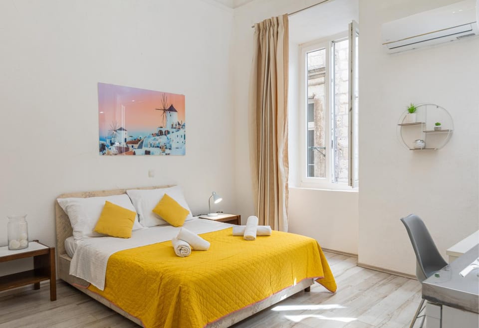 Bed, Bedroom, air conditioner