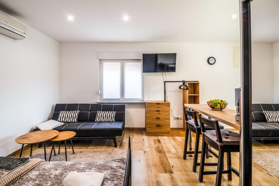 Studio Apartman Dunja House in Šibenik-Knin County, Croatia