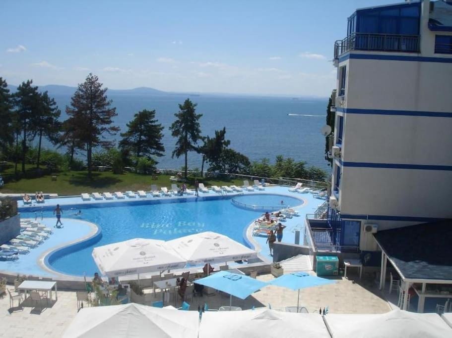Pool view, Swimming pool