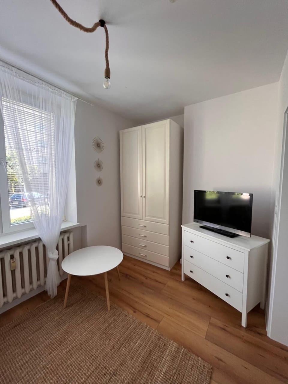 Communal lounge/ TV room, TV and multimedia, Seating area, wardrobe