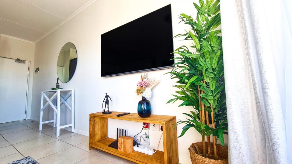 1a - Magical Oasis in Parklands Apartment in Cape Town