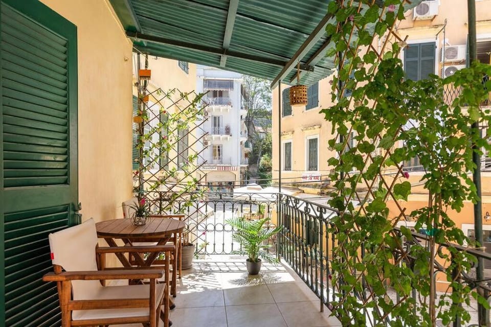Zen Retreat In The Historic Center with a Huge Balcony Apartment in Corfu