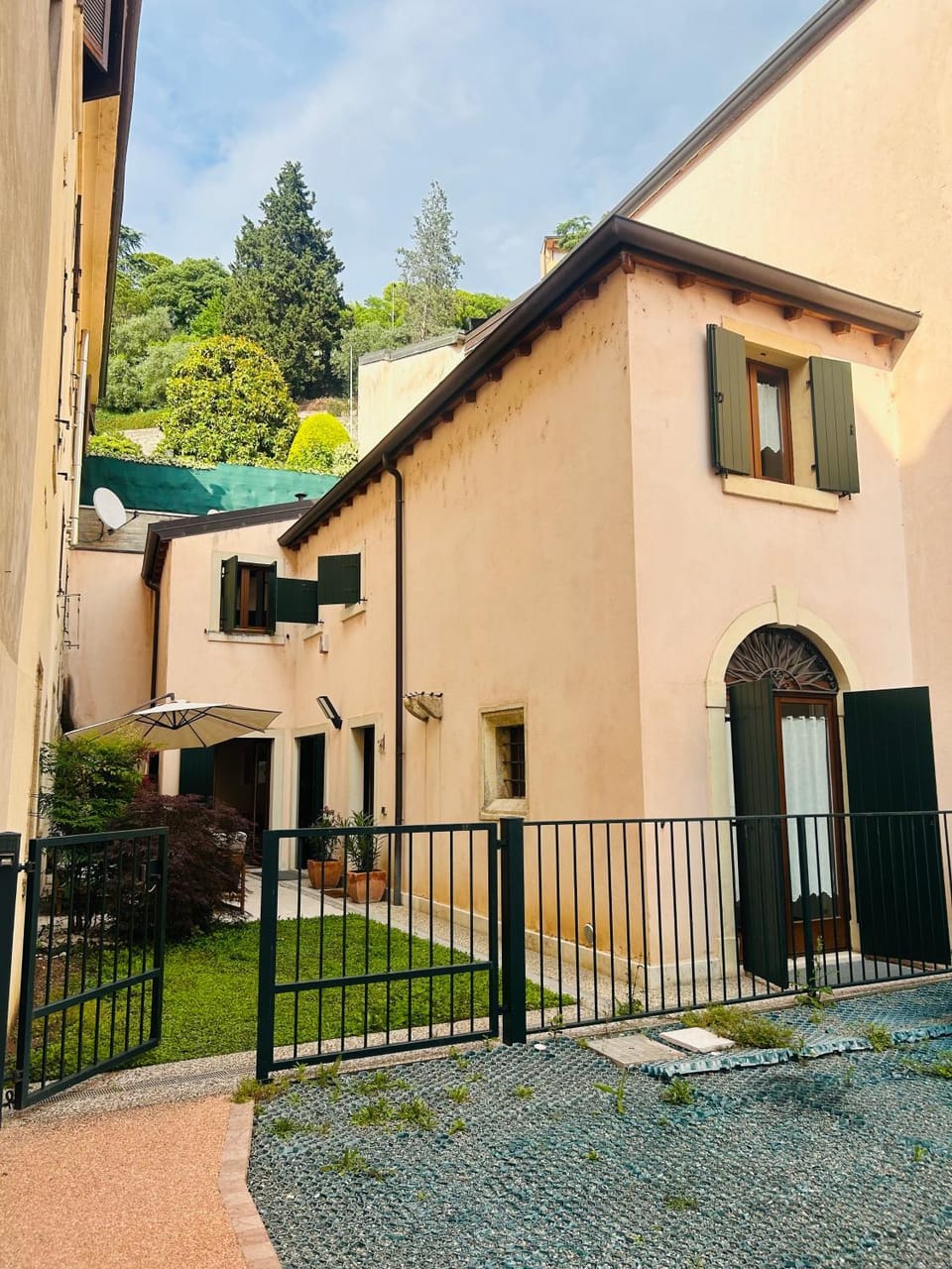 Property building, Day