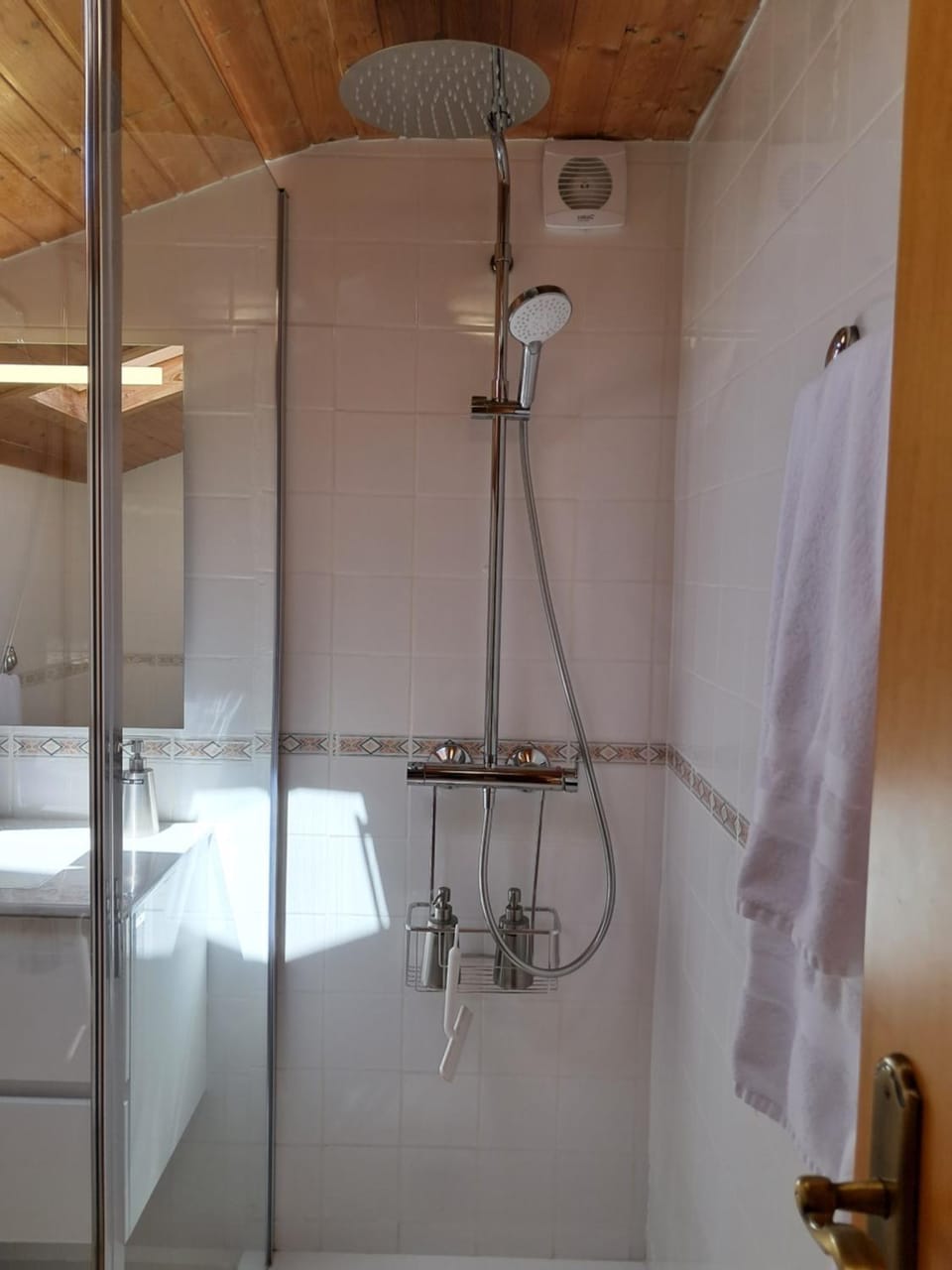 Shower, Bathroom, towels