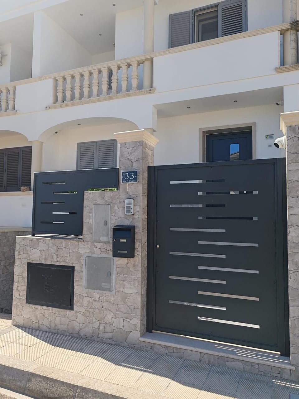 Facade/entrance