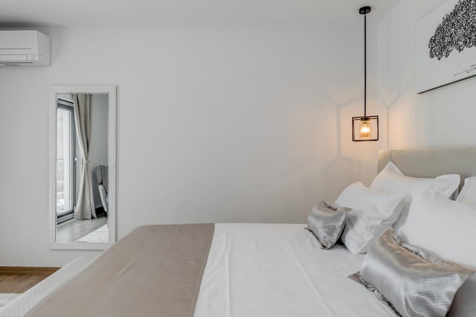 Spring, Bed, Summer, Bedroom, towels, air conditioner