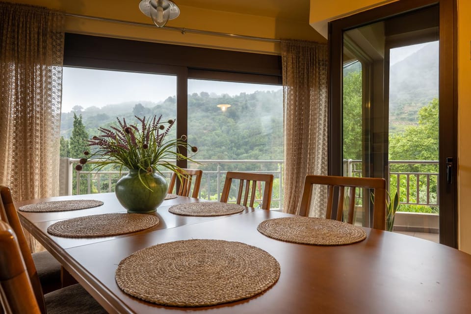 Natural landscape, View (from property/room), Dining area