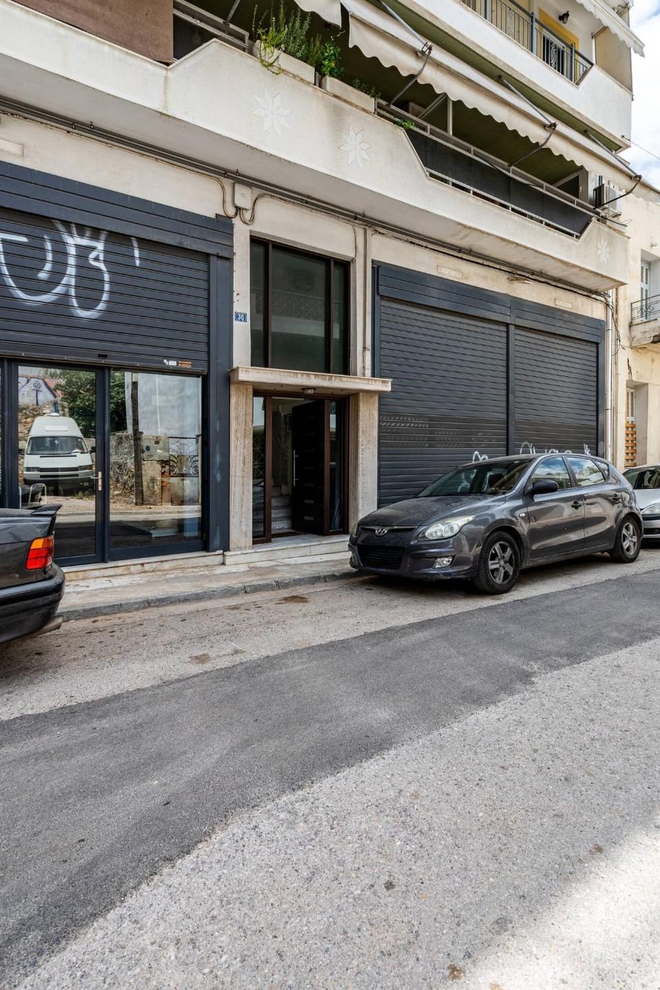 Facade/entrance