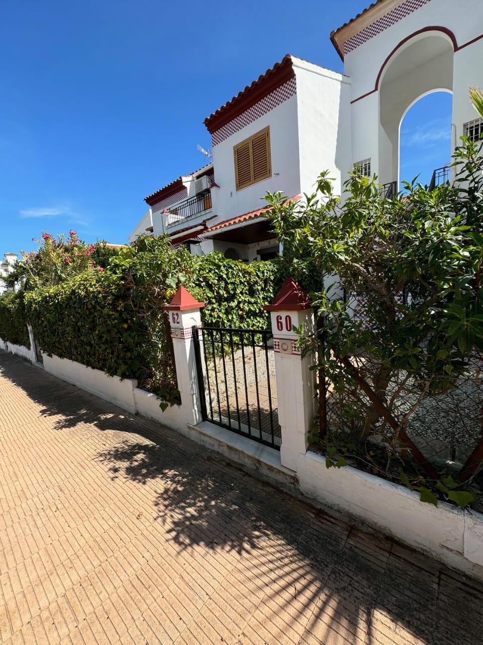 Property building, Day