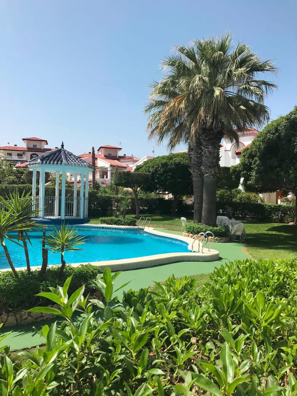Property building, Garden, Swimming pool