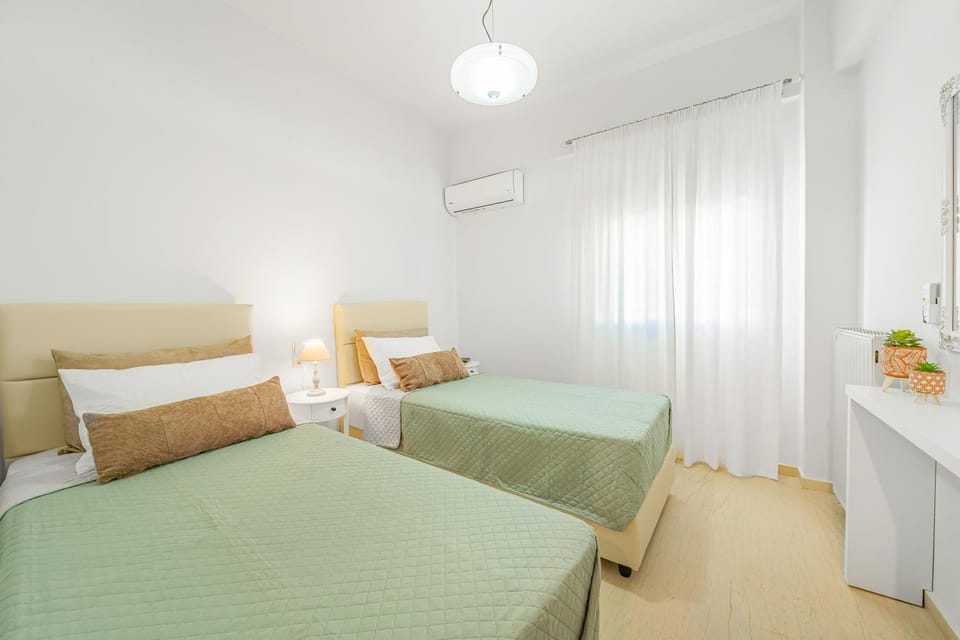 Bedroom, air conditioner