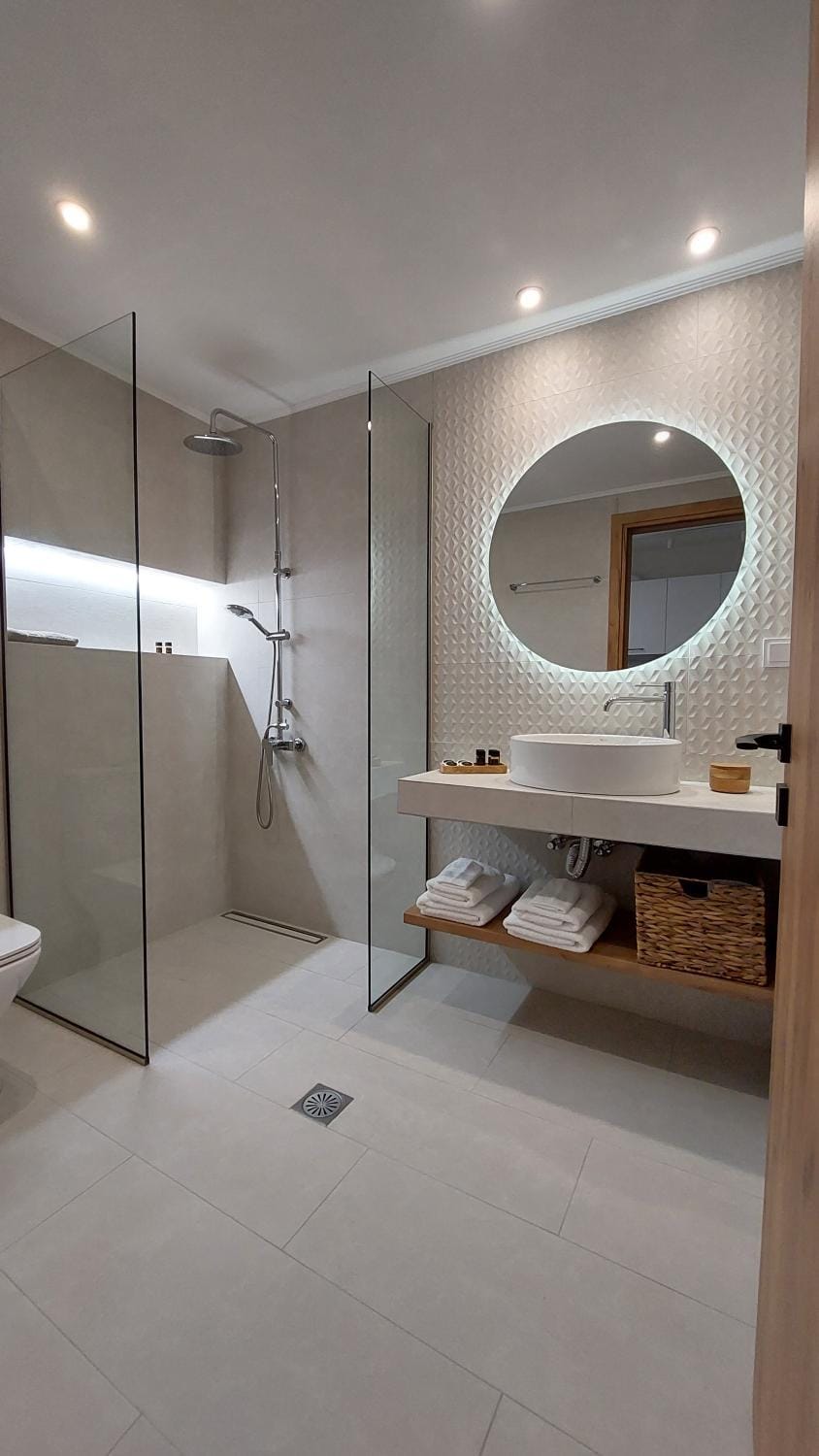 Shower, Toilet, Bathroom