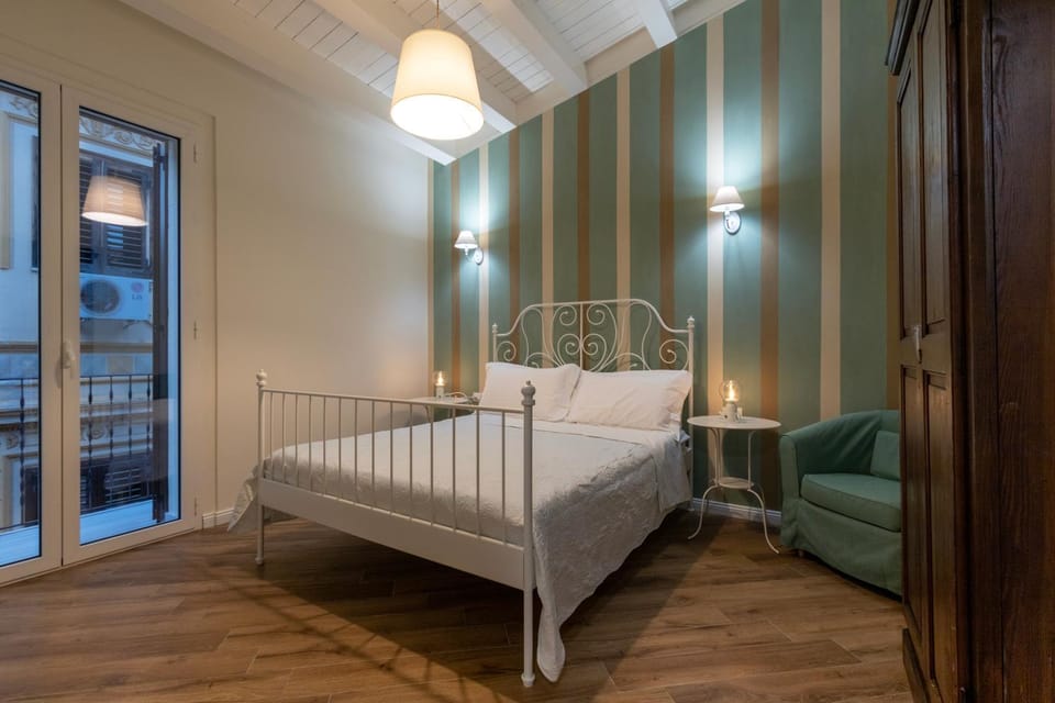 Bed, Photo of the whole room, Bedroom, air conditioner