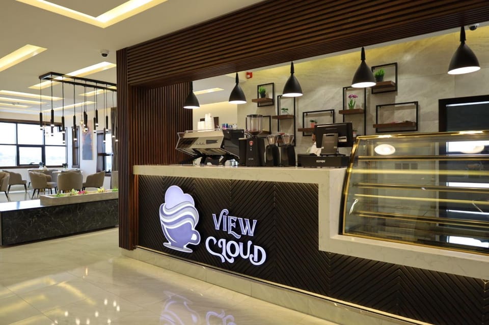 Restaurant/places to eat, Coffee/tea facilities