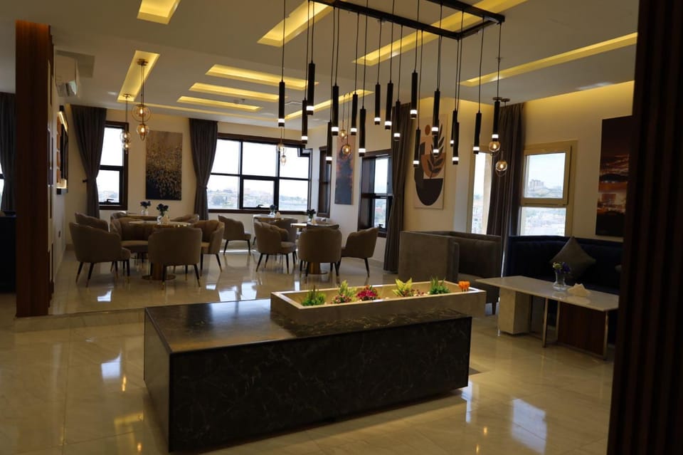 Restaurant/places to eat, Coffee/tea facilities