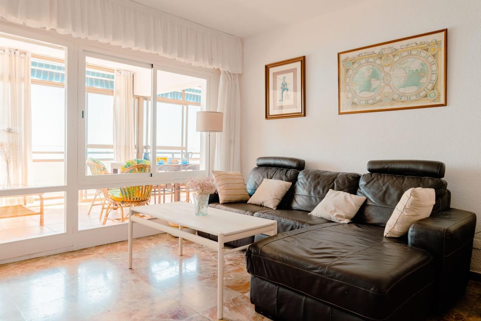 NT Malibú Beach Stunning Sea Views Apartment in Benalmadena
