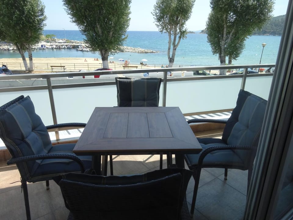 View (from property/room), Balcony/Terrace