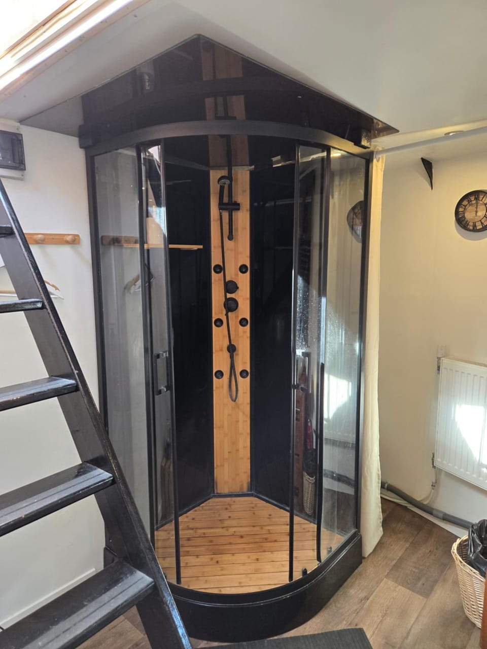 Atypique chambre sur péniche Vacation rental in Strasbourg