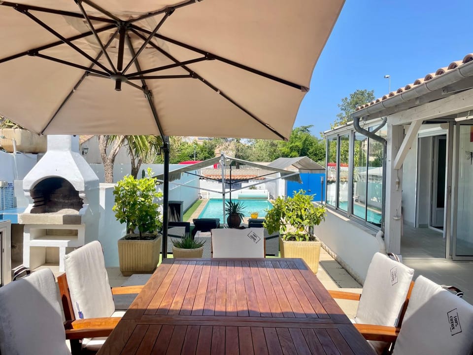 Patio, Balcony/Terrace, Swimming pool, Meals