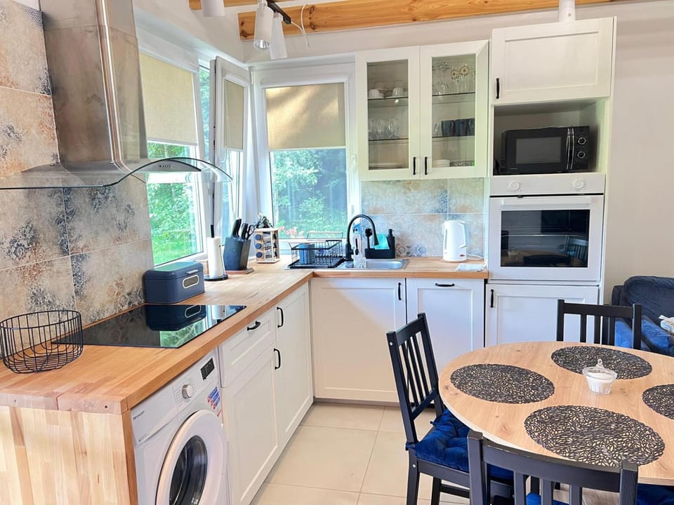 Dining area, dishwasher, minibar, stove, washing machine