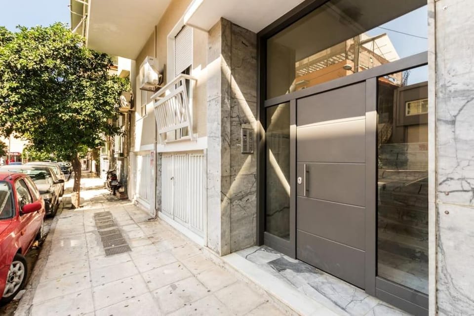 Best Family House,Acropolis view,5 min from metro Apartment in Athens