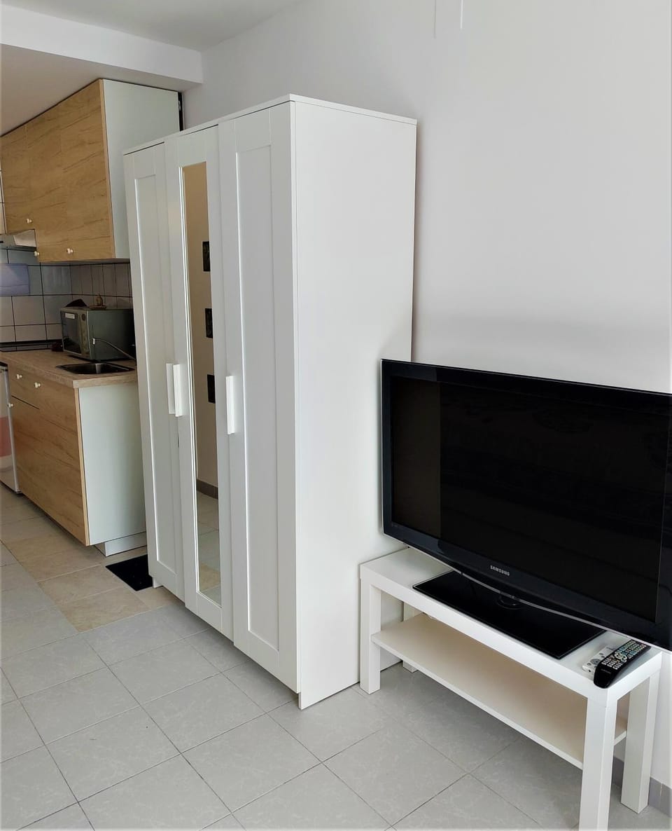 TV and multimedia, Kitchen or kitchenette