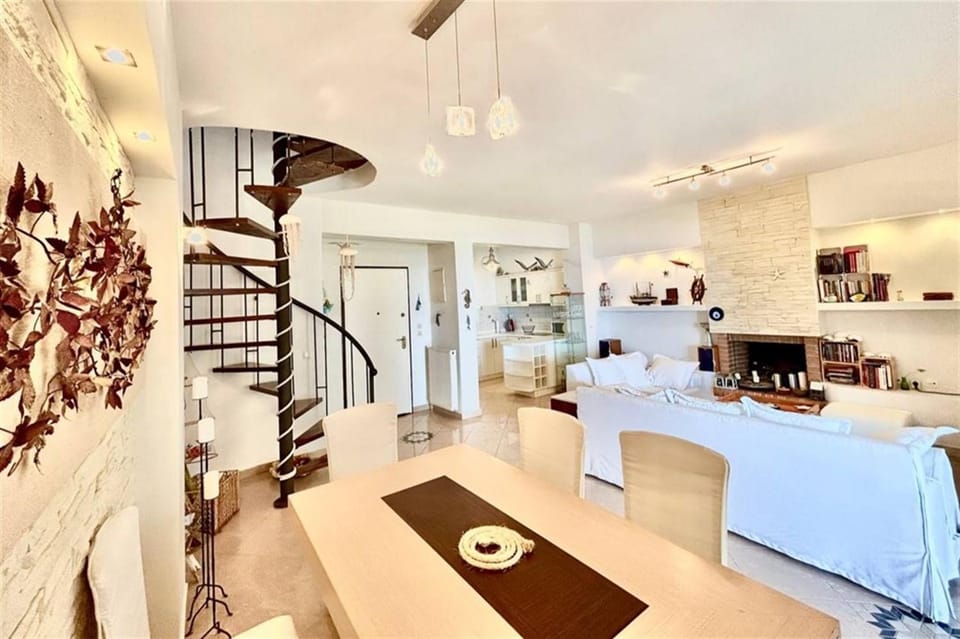 Kitchen or kitchenette, Living room, Seating area