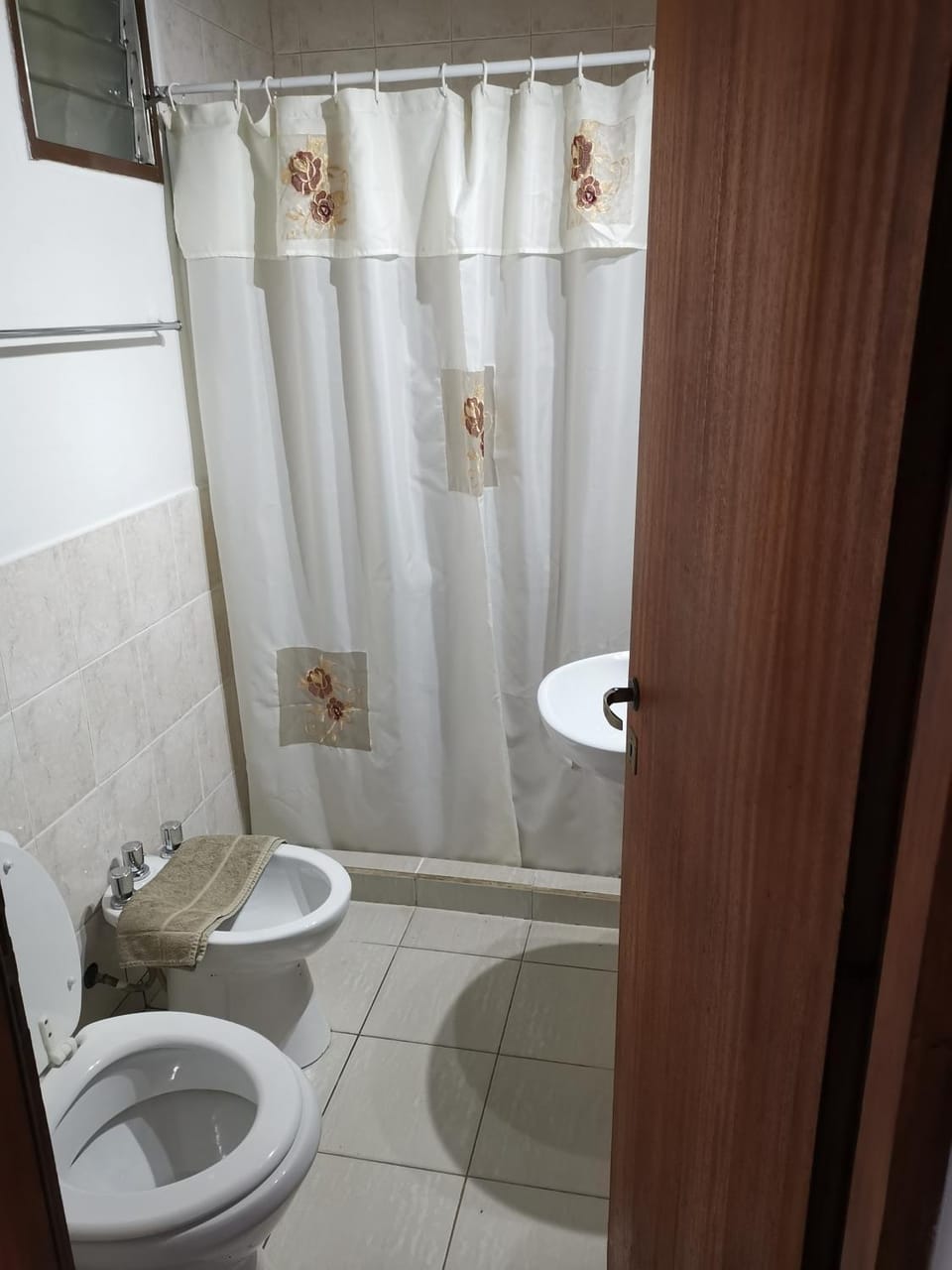 Shower, Toilet, Bathroom, bidet, towels