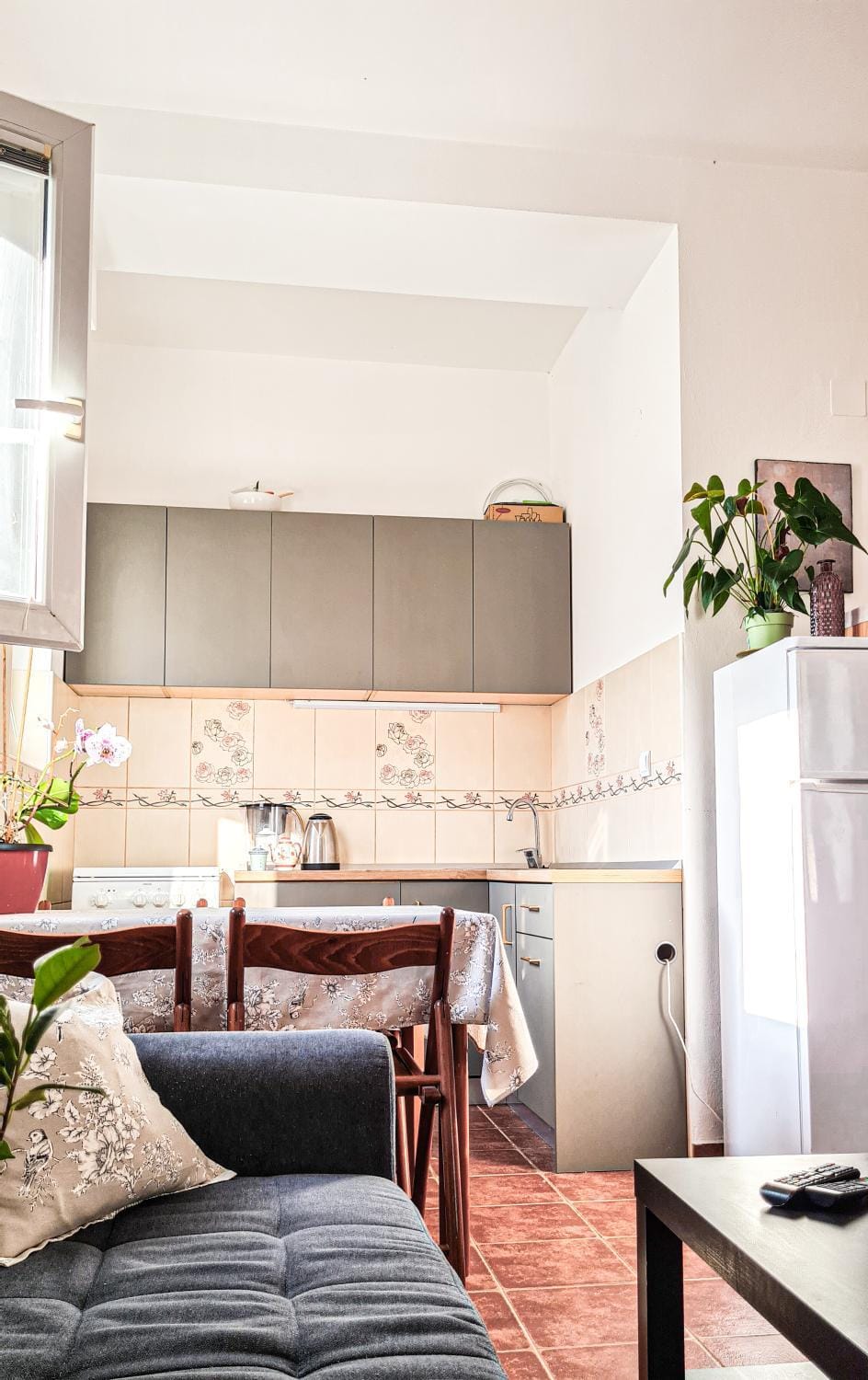 Kitchen or kitchenette, Living room, Dining area