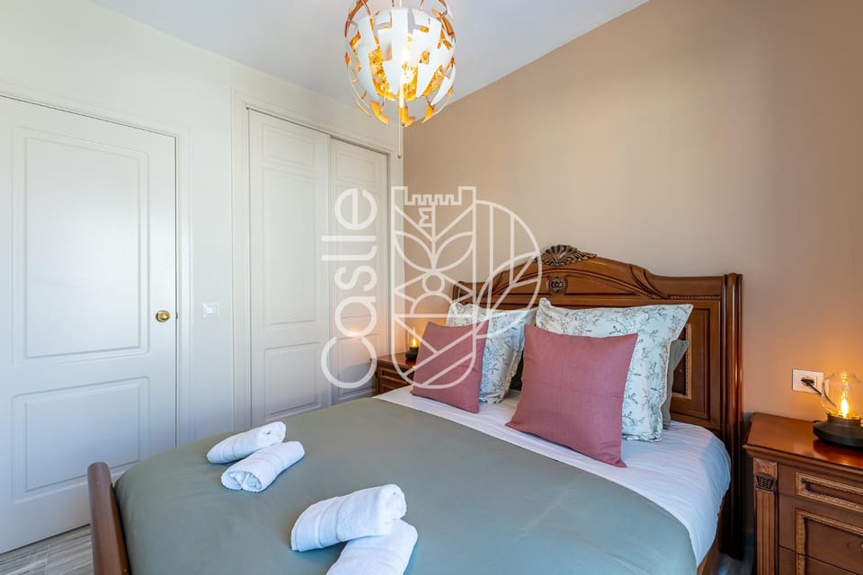 Bed, Photo of the whole room, Bedroom, wardrobe