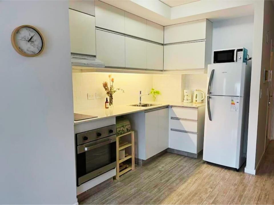 Kitchen or kitchenette, minibar, pet friendly, stove