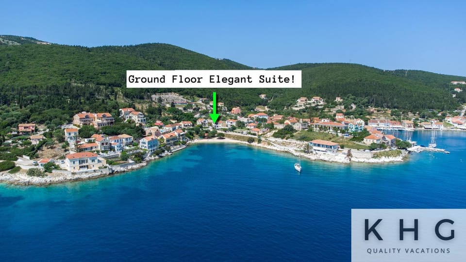 Seaside ground floor elegant Suite in Fiskardo! 20 steps from Zavalata beach! Apartment in Fiskardo