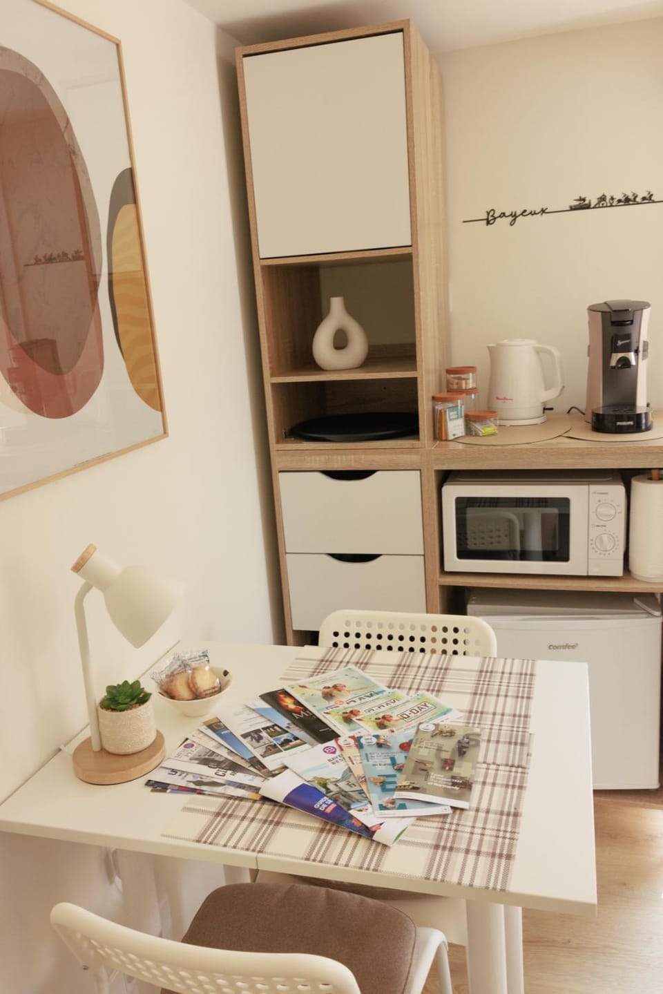 Coffee/tea facilities, Dining area, microwave