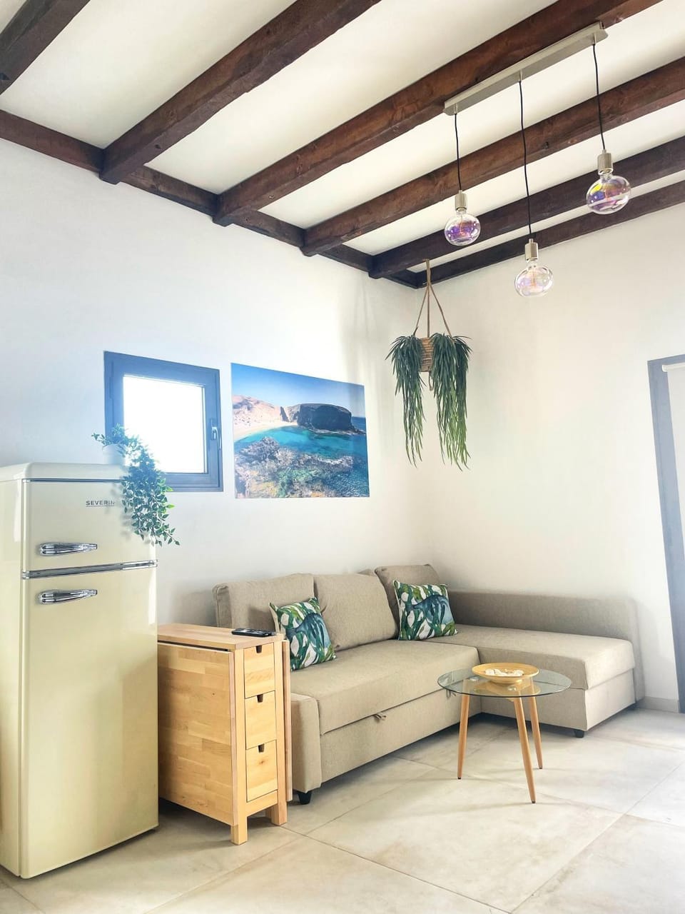 Kitchen or kitchenette, Living room