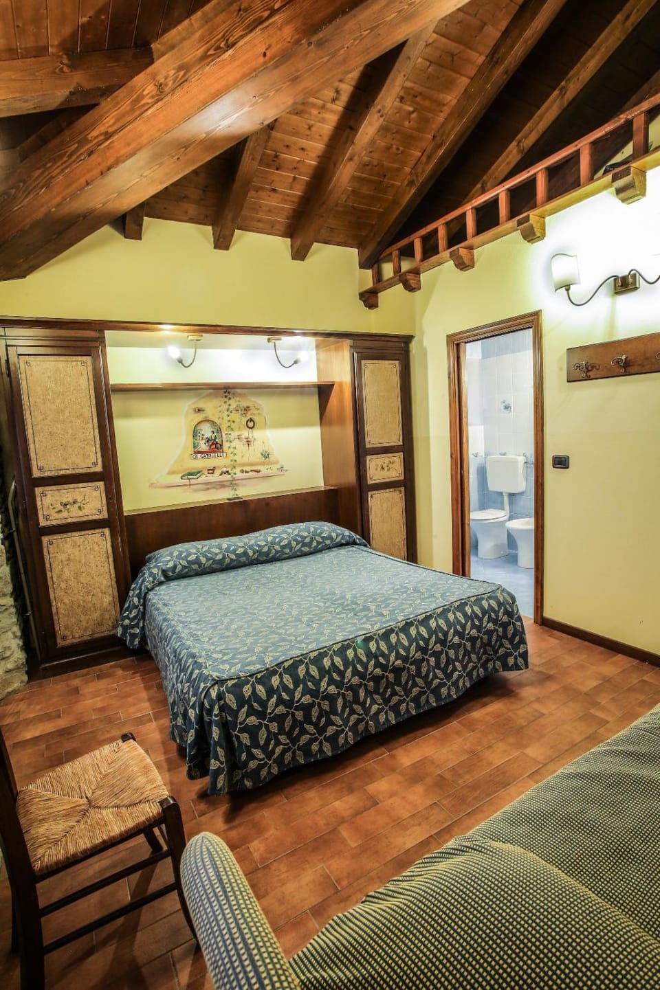 Bed, Photo of the whole room, Bedroom, bunk bed