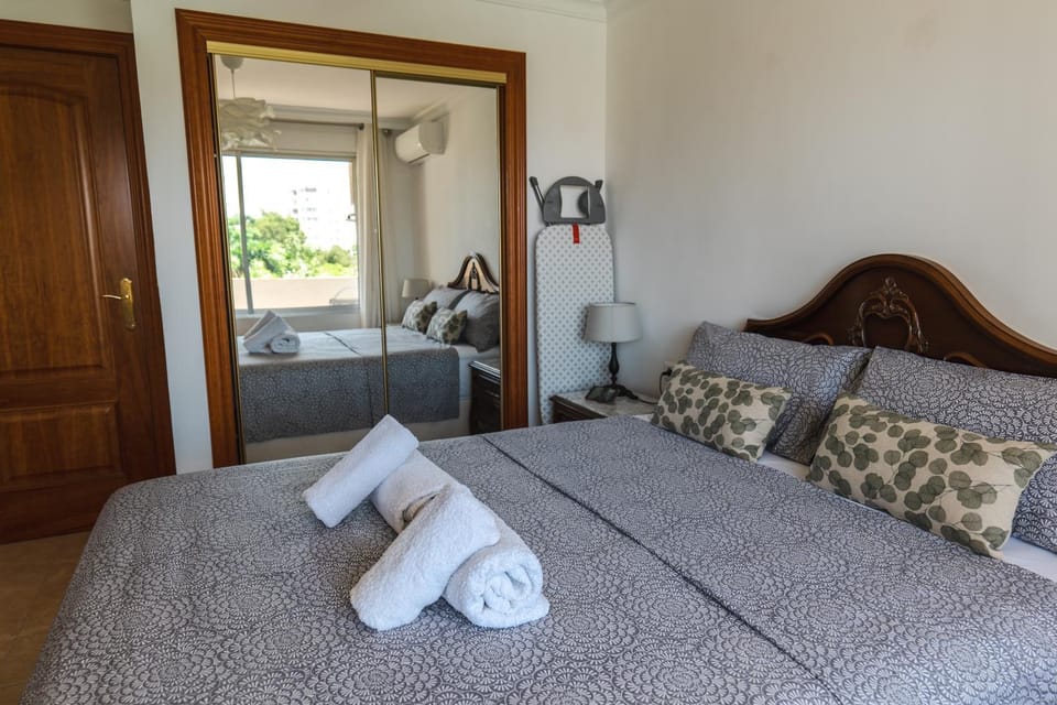 Bed, Bedroom, wardrobe