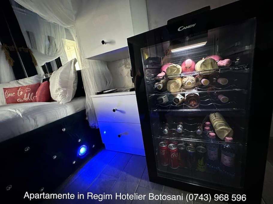 Lounge or bar, Food and drinks