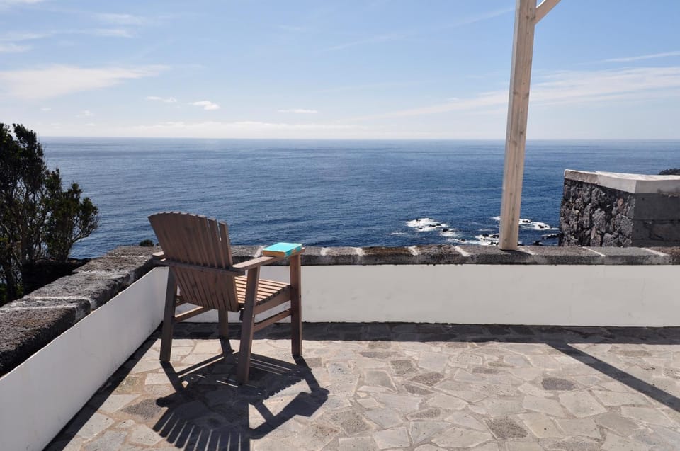 View (from property/room), Balcony/Terrace, Seating area, Mountain view, Sea view