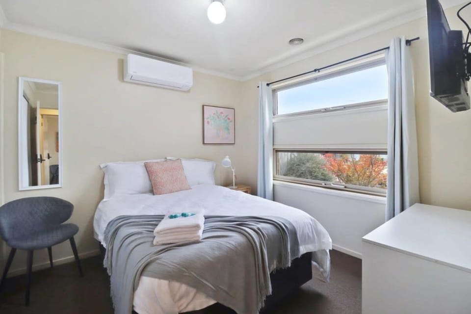 Reconnect on Daly I Epworth and Deakin Hostel in Geelong
