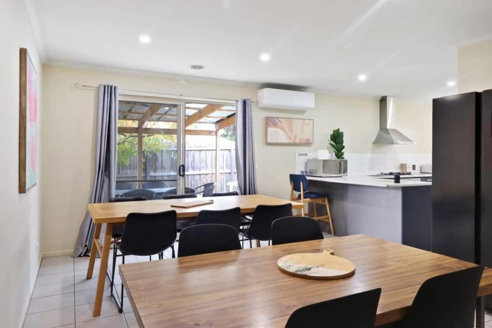 Reconnect on Daly I Epworth and Deakin Hostel in Geelong