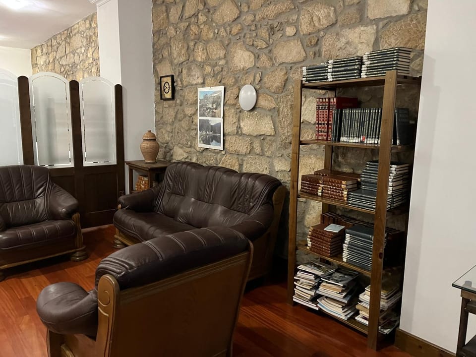 Library, Living room