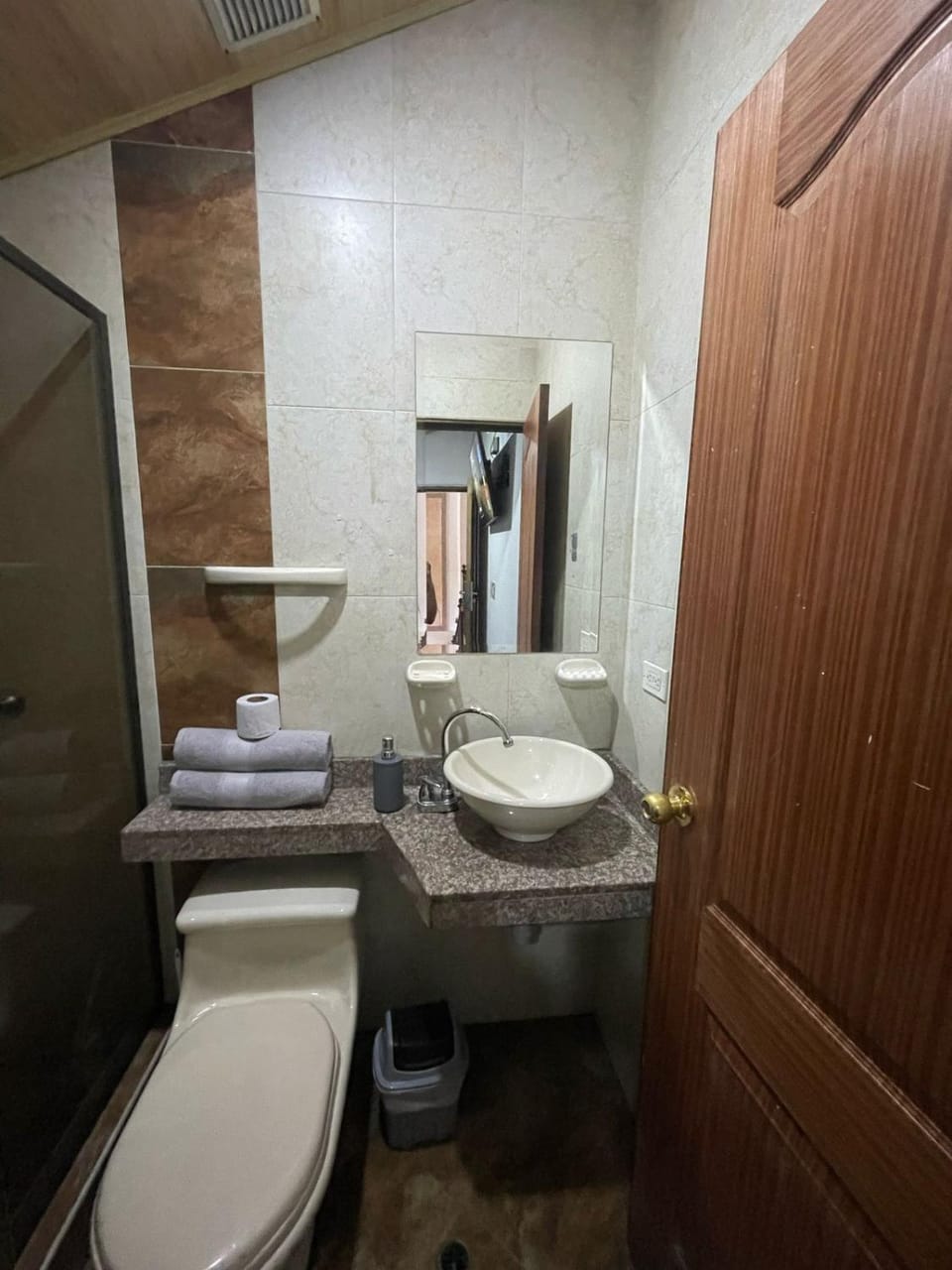 Bathroom, towels