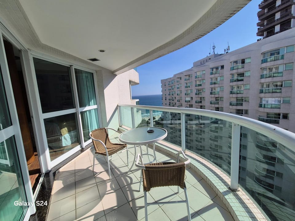 Flat Praia Barra VISTA MAR Resort Urbano Posto 4 Apartment in Rio de Janeiro