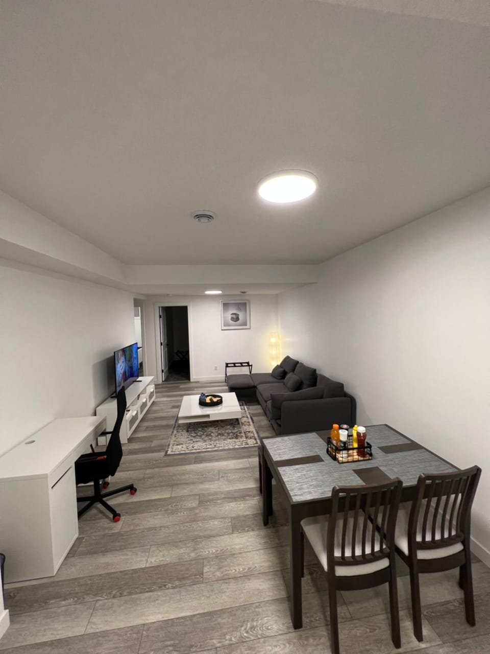 TV and multimedia, Living room, Seating area, Dining area