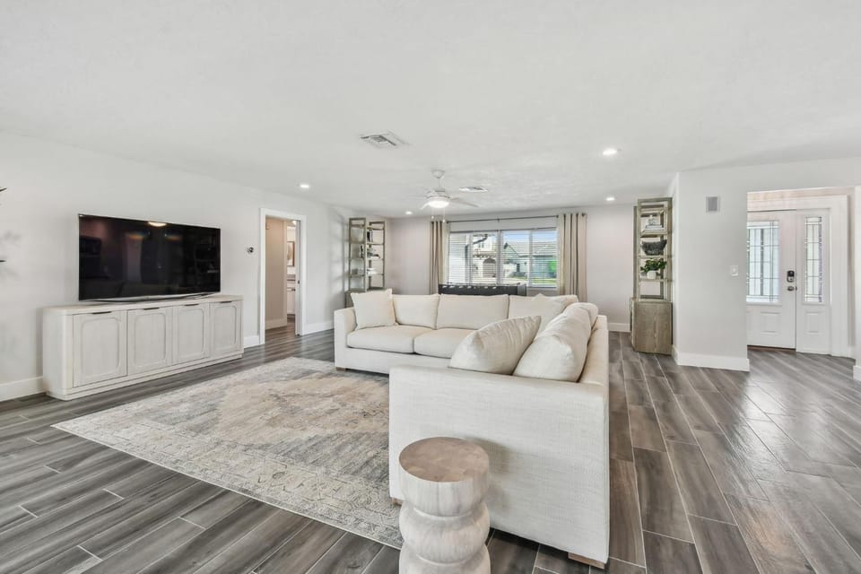 Waterfront Home with Heated Pool 2 Miles from Beaches Villa in Gulfport