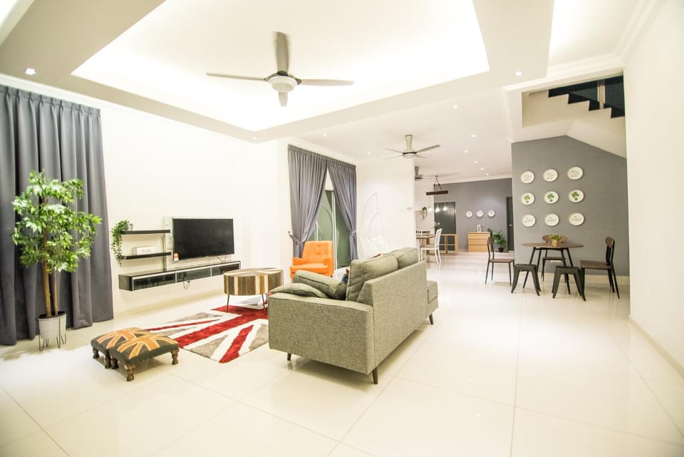 Communal lounge/ TV room, TV and multimedia, Living room