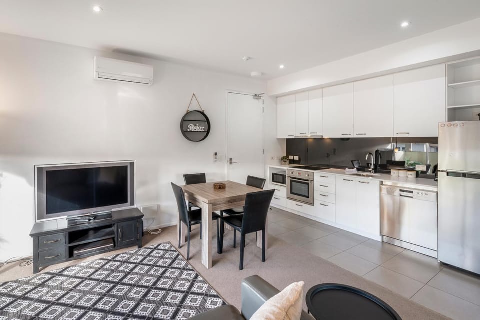 Bellerive Quay - 2 Bedroom Apartment - Free Parking - Free WIFI Apartment in Bellerive