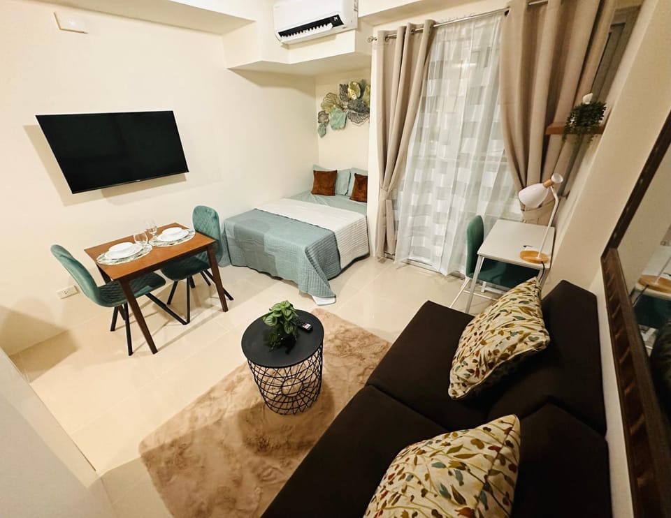 Lengs Place 2 - Studio with Balcony at Inspiria Condo, Beside Abreeza Mall Apartment hotel in Davao City