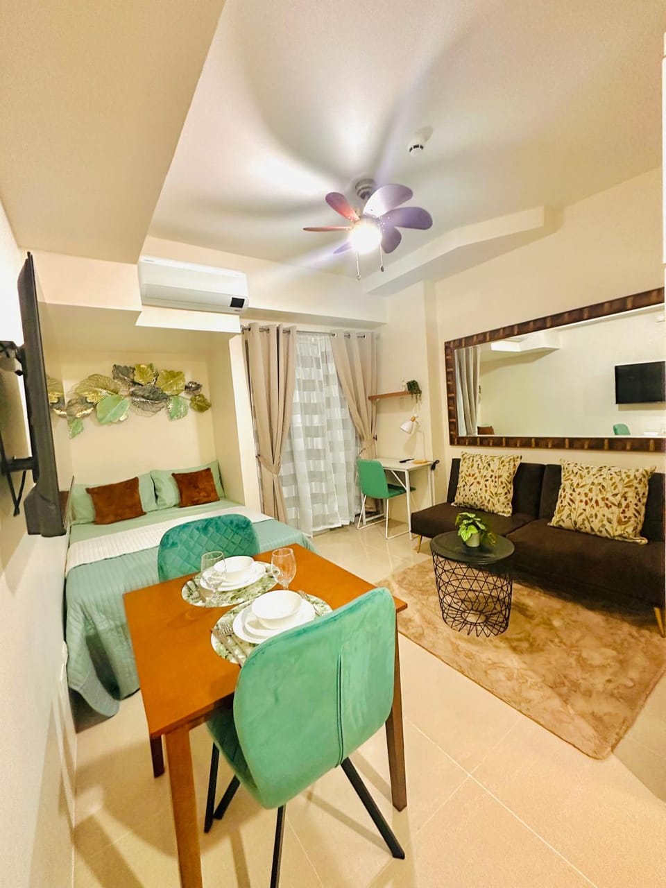 Lengs Place 2 - Studio with Balcony at Inspiria Condo, Beside Abreeza Mall Apartment hotel in Davao City