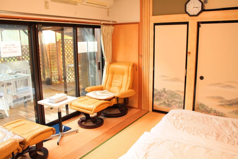 Bed, Photo of the whole room, Bedroom, On site, sunbed